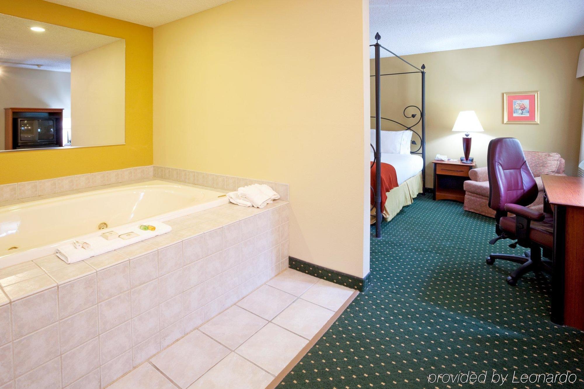 Hotel Americinn By Wyndham 2*