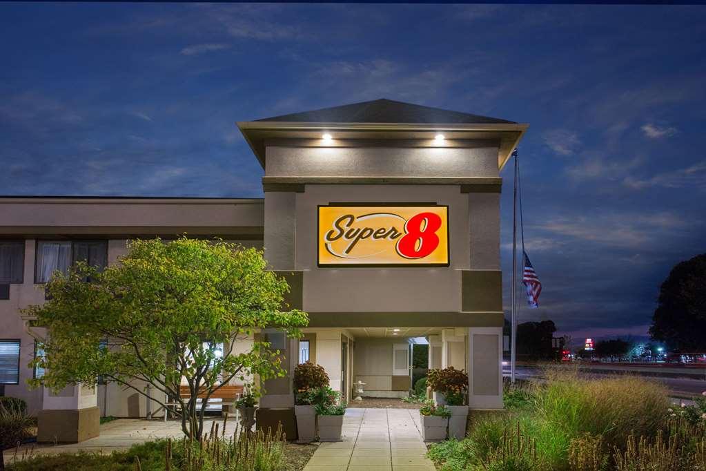 Americinn By Wyndham Beloit Hotel